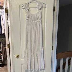 Abercrombie white ruffle sleeve midi